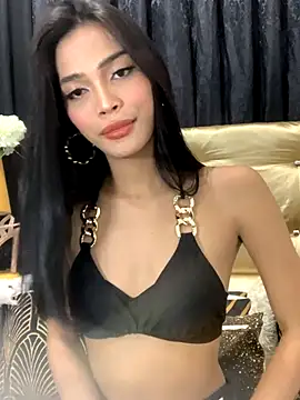Snapshot of SexyPetiteAra chatting on November 25, 8:25 am SexyPetiteAra online show from November 25, 8:25 am