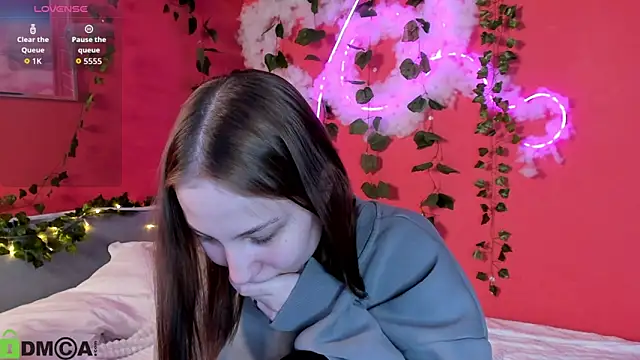 lally cute online show from March 5, 7:21 pm