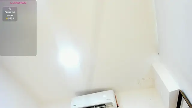 Snapshot of IsisBrown_ chatting on December 13, 9:09 pm IsisBrown online show from December 13, 9:09 pm