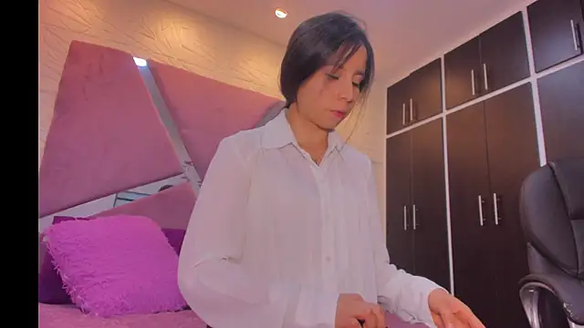 sol-angel online show from June 12, 4:06 pm