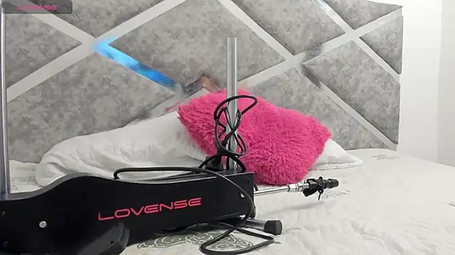 VALERIAQUEENTS   online show from March 23, 11:47 am