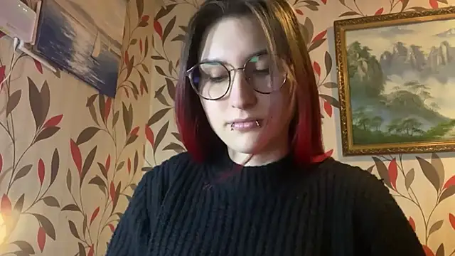 Snapshot of MangledShale chatting on December 15, 7:23 am MangledShale online show from December 15, 7:23 am