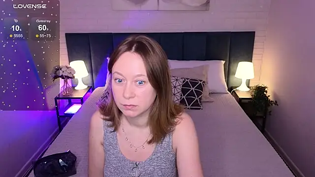 Brooke lover online show from December 5, 9:00 pm