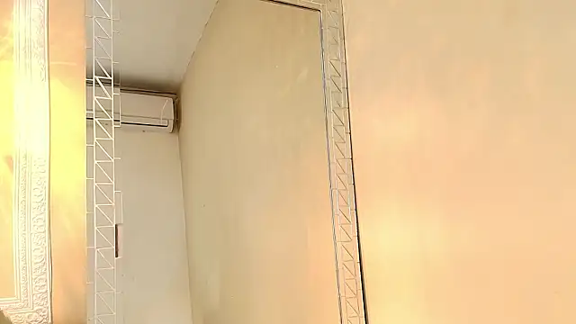 HallieStone online show from April 21, 12:11 pm