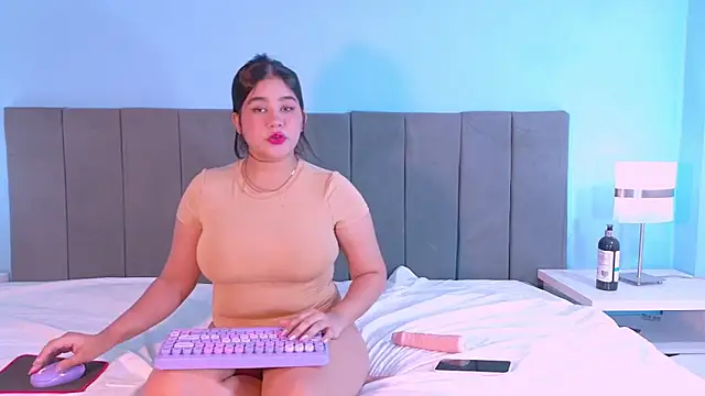 Lizz Bunny online show from April 21, 1:42 am