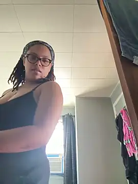 hazeleyedemonx13 online show from April 20, 9:38 pm