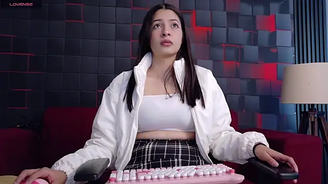 Snapshot of JakiJohnson chatting on December 3, 1:09 pm JakiJohnson online show from December 3, 1:09 pm