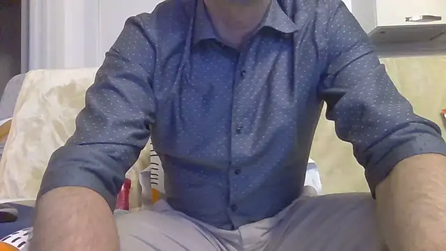 Snapshot of Eroshotlicker chatting on April 27, 9:24 pm Eroshotlicker online show from April 27, 9:24 pm