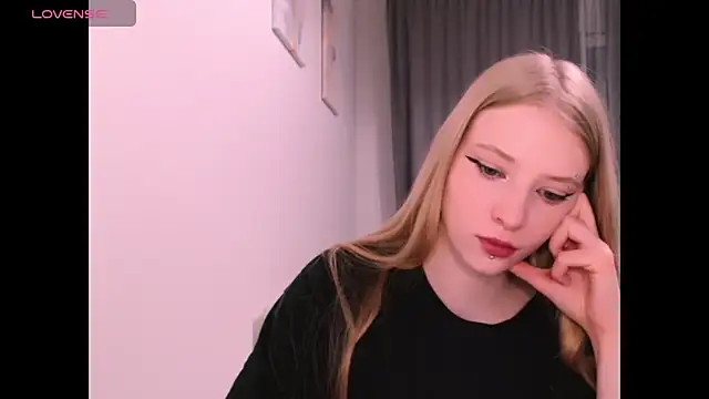  Milana Sparkl75  online show from December 5, 2:20 am