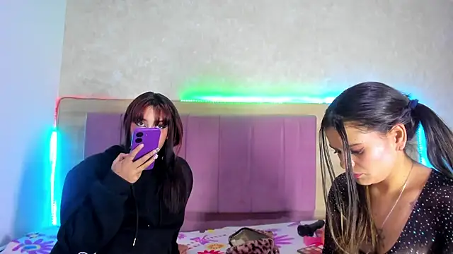 Snapshot of akoradia_mondcm chatting on December 2, 1:44 am akoradia mondcm online show from December 2, 1:44 am