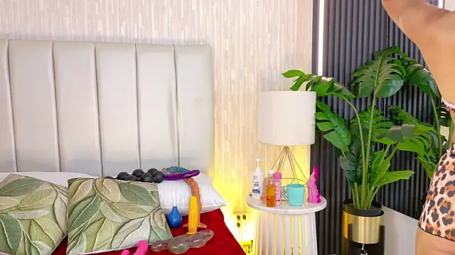 cata muakgb online show from April 18, 3:16 pm