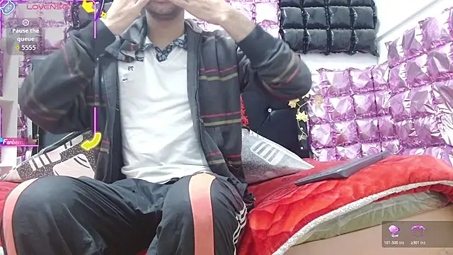 Snapshot of andresdark_07 chatting on December 3, 3:25 am andresdark 07 online show from December 3, 3:25 am