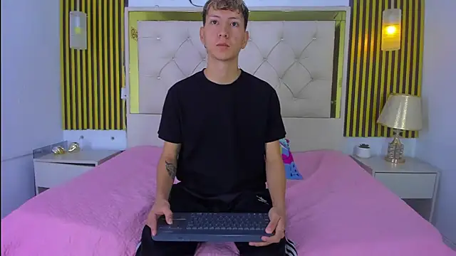 Snapshot of sammysex- chatting on November 25, 6:24 am sammysex- online show from November 25, 6:24 am