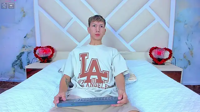 Snapshot of sammysex- chatting on December 1, 6:18 am sammysex- online show from December 1, 6:18 am