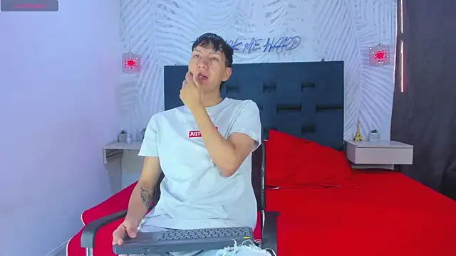 Snapshot of sammysex- chatting on December 14, 12:21 pm sammysex- online show from December 14, 12:21 pm