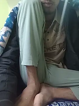 Snapshot of handsome_boy07 chatting on December 3, 4:20 am handsome boy07 online show from December 3, 4:20 am