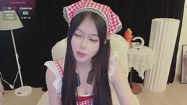 Snapshot of -Annababy chatting on May 31, 7:04 pm -Annababy online show from May 31, 7:04 pm