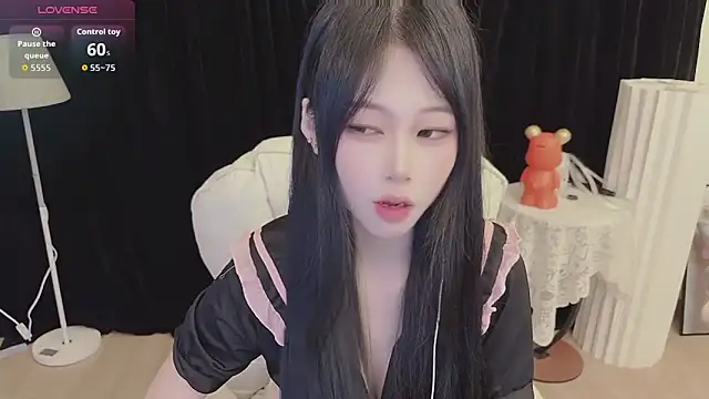Snapshot of -Annababy chatting on August 1, 12:48 pm -Annababy online show from August 1, 12:48 pm