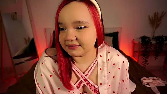 Snapshot of Rose_Luvv chatting on December 16, 7:35 am Rose Luvv online show from December 16, 7:35 am