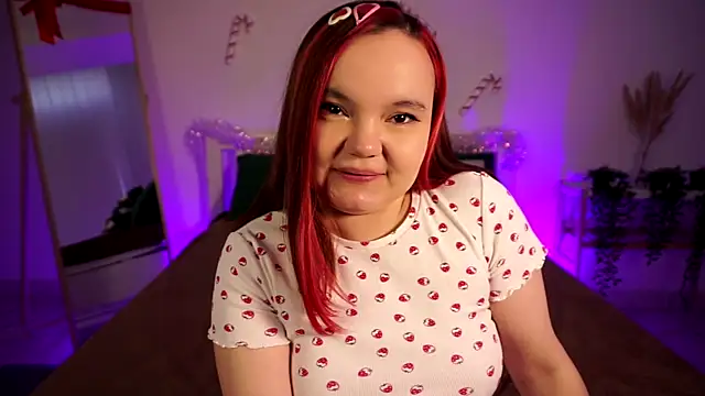 Snapshot of Rose_Luvv chatting on December 19, 7:26 am Rose Luvv online show from December 19, 7:26 am