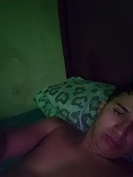 Alvarezz0202 online show from April 7, 8:20 pm