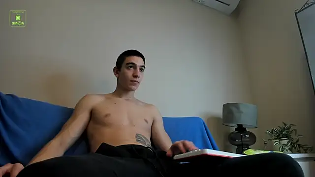 Johny Travolta online show from December 19, 6:20 am