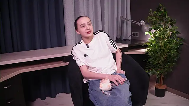 Snapshot of JesseGudgel chatting on November 27, 11:12 am JesseGudgel online show from November 27, 11:12 am