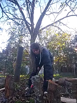 Horny hippie online show from December 3, 8:39 pm