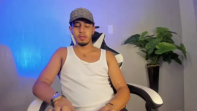 Brand Collins online show from December 19, 9:38 am