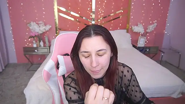 RoxieRay online show from March 3, 2:34 pm