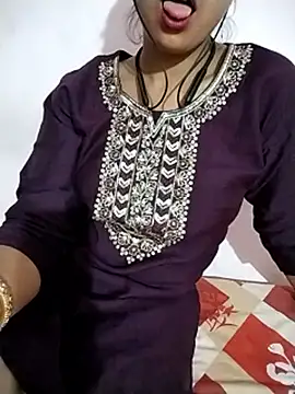 RASHMI SHARMA9 online show from April 9, 6:24 pm