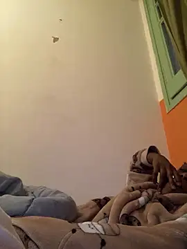    Hannah    online show from December 18, 12:00 pm