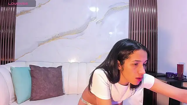 Liaa walker online show from December 3, 12:25 pm