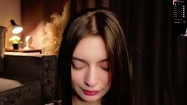 Snapshot of Sara_Kinsly chatting on December 14, 10:53 am Sara Kinsly online show from December 14, 10:53 am