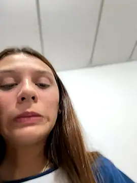 Snapshot of allisonn_parker26 chatting on November 26, 10:44 pm allisonn parker26 online show from November 26, 10:44 pm