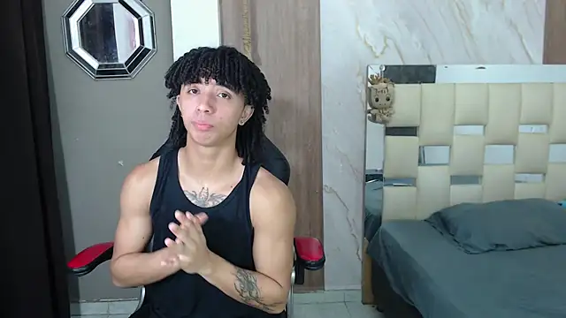 Snapshot of kim_curlyy chatting on May 12, 1:30 pm kim curlyy online show from May 12, 1:30 pm