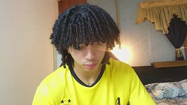 Snapshot of kim_curlyy chatting on July 10, 2:08 pm kim curlyy online show from July 10, 2:08 pm