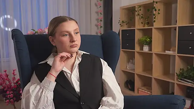 Snapshot of RemediosStrekas chatting on December 5, 4:10 am RemediosStrekas online show from December 5, 4:10 am