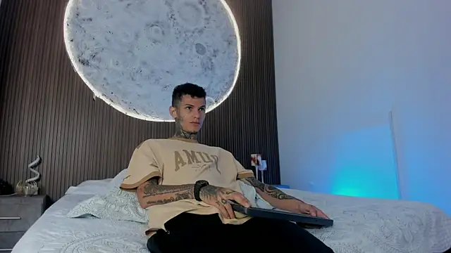 Paulo 527 online show from April 13, 5:46 am