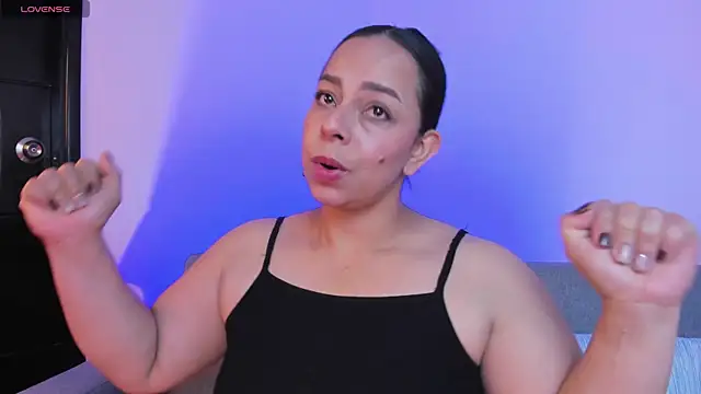 jimena chic1 online show from June 26, 8:24 pm