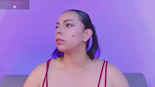 jimena chic1 online show from August 7, 8:33 pm