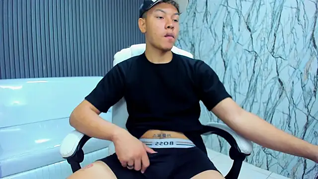 Snapshot of marcus_20 chatting on December 2, 2:34 pm marcus 20 online show from December 2, 2:34 pm