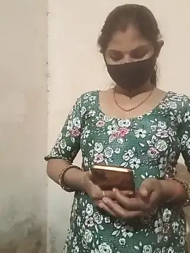 Snapshot of Pooja_bhabhi00 chatting on November 30, 2:32 pm Pooja bhabhi00 online show from November 30, 2:32 pm