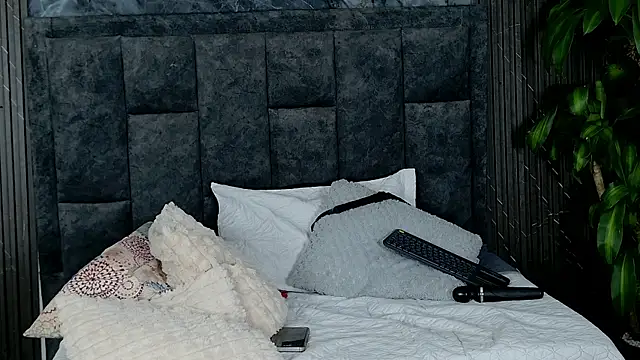 Snapshot of Katialaraa chatting on December 5, 4:14 pm Katialaraa online show from December 5, 4:14 pm