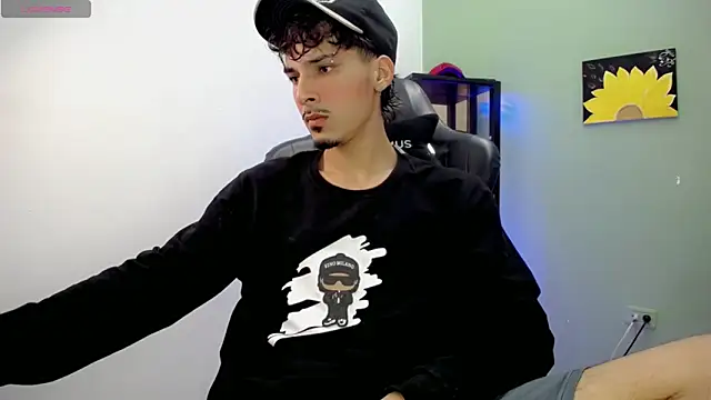 Snapshot of Yankeee_ chatting on December 5, 3:48 am Yankeee online show from December 5, 3:48 am