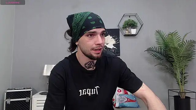 KaneHunter online show from April 3, 5:55 pm