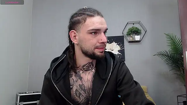 KaneHunter online show from April 19, 7:05 pm