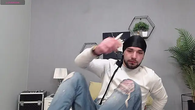 Snapshot of KaneHunter chatting on April 25, 8:06 pm KaneHunter online show from April 25, 8:06 pm
