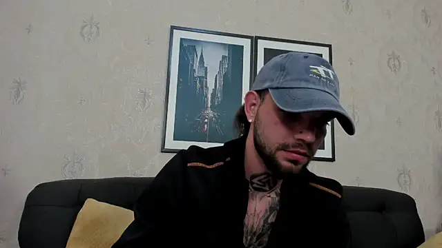 Snapshot of KaneHunter chatting on May 15, 11:23 pm KaneHunter online show from May 15, 11:23 pm