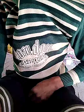 Snapshot of male_hub chatting on December 2, 6:52 am male hub online show from December 2, 6:52 am